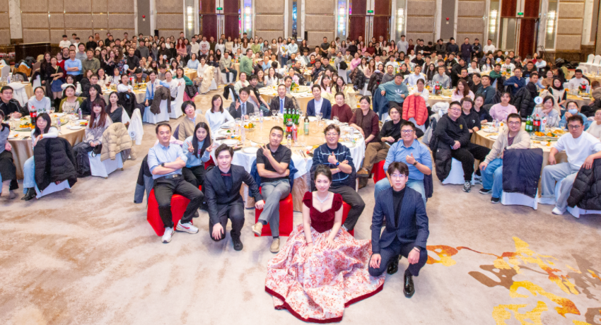 蓄力向新、载誉奔跑丨2025阿尔卑斯忘年会回顾